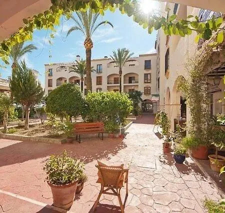 Monte Duquesa Courtyard Close To Port, Beach, Golf Apartamento *